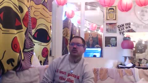Snapshot of hankrams chatting on 04-12-26, 02:33 hank rams online show from 04-12-26, 02:33