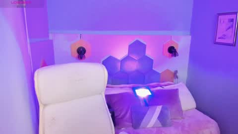 Snapshot of hanna__becker chatting on 12-12-24, 10:34 hanna online show from 12-12-24, 10:34