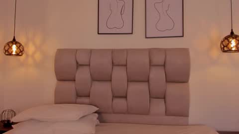 hanna__evans_ online show from 09-22-25, 12:07