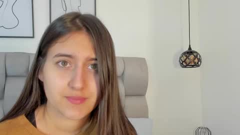 hanna__evans_ online show from 10-04-25, 11:41