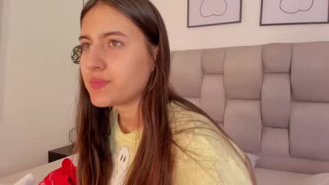 hanna__evans_ online show from 10-05-25, 12:25