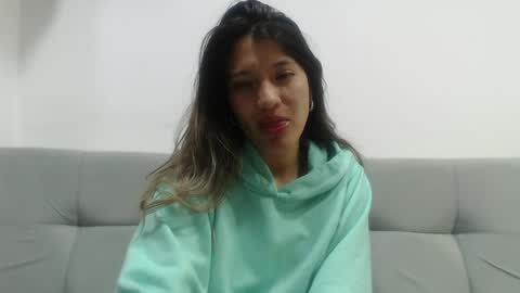 Snapshot of hanna__jones7 chatting on 04-10-26, 01:00 Hanna online show from 04-10-26, 01:00