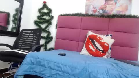 Snapshot of hanna__palmer1 chatting on 12-18-24, 11:45 Hanna Palmer online show from 12-18-24, 11:45