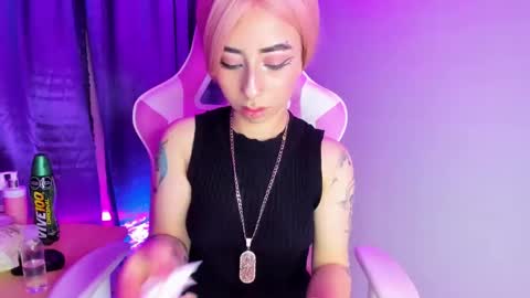 Snapshot of hanna_azumi_ chatting on 12-30-24, 05:15 hanna online show from 12-30-24, 05:15