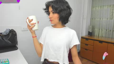 Sara online show from 09-17-25, 04:19