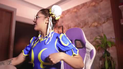 HANNA  online show from 10-26-25, 01:33