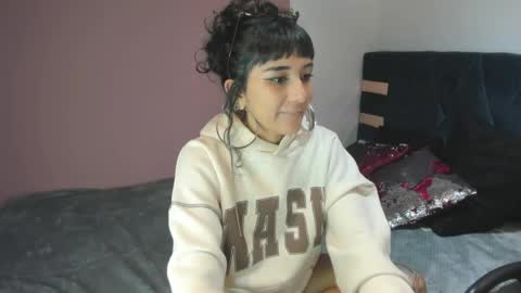 Hanna clark online show from 06-08-26, 11:54