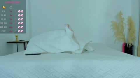 hanna_connorss online show from 12-26-24, 08:42