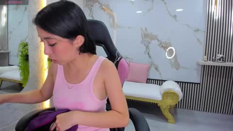 Hanna online show from 11-17-25, 06:24