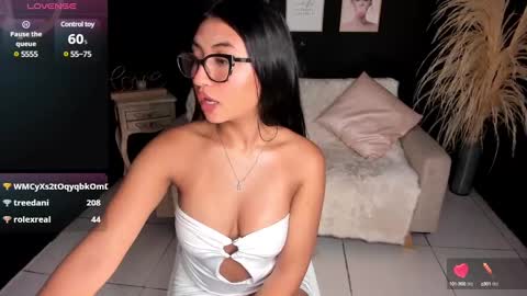 Snapshot of hanna_fost chatting on 01-14-25, 01:06 im Hanna online show from 01-14-25, 01:06