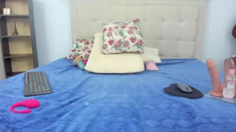 hanna_hornyx20 online show from 05-15-26, 10:50