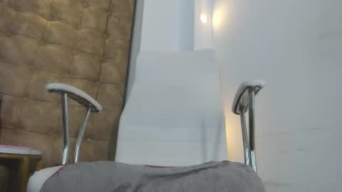 Snapshot of hanna_jadidi chatting on 03-12-25, 11:20 Hanna online show from 03-12-25, 11:20