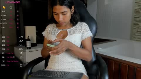 Hanna lens online show from 12-10-24, 03:12