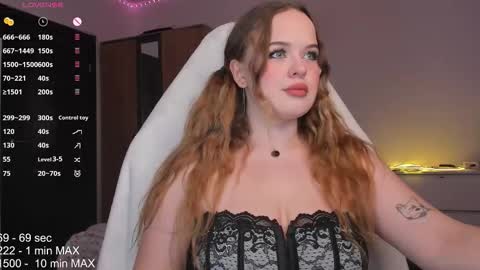 hanna montanas online show from 10-31-25, 08:43