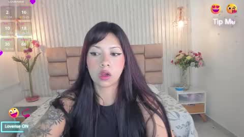 Snapshot of hanna_oh chatting on 10-09-25, 06:22 hanna online show from 10-09-25, 06:22
