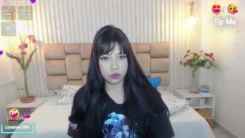 Snapshot of hanna_oh chatting on 10-11-25, 06:12 hanna online show from 10-11-25, 06:12