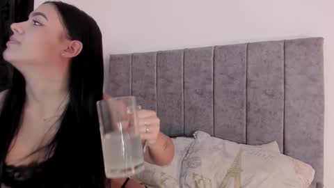 Snapshot of hanna_risso chatting on 02-17-25, 06:04 HANNA online show from 02-17-25, 06:04