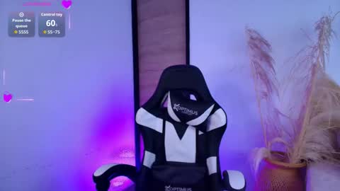 Hanna Capicorn online show from 12-18-25, 09:43