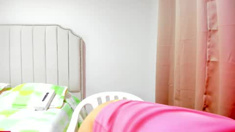 Snapshot of hannaa86 chatting on 09-25-25, 10:35 Hanna online show from 09-25-25, 10:35