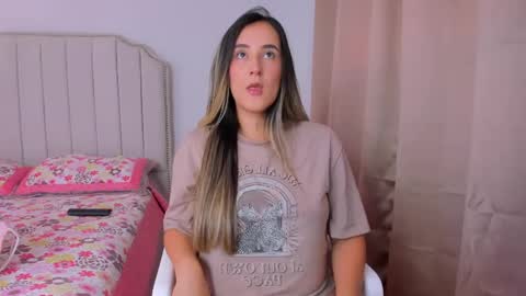 Snapshot of hannaa86 chatting on 10-07-25, 09:01 Hanna online show from 10-07-25, 09:01