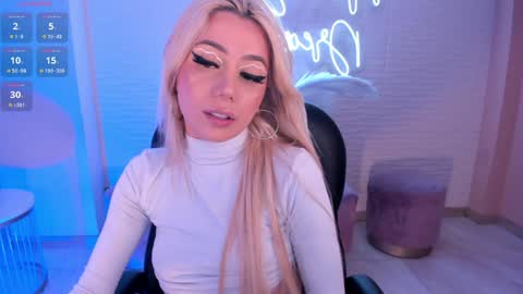 Snapshot of hannaconnor_ chatting on 01-16-25, 01:58 Hanna Connor online show from 01-16-25, 01:58