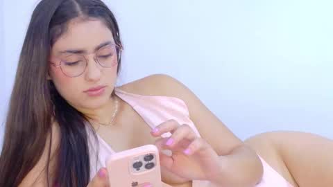 Hanna Connor online show from 12-17-25, 06:03