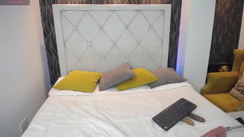 Snapshot of hannacoper chatting on 09-20-25, 04:57 Hanna online show from 09-20-25, 04:57