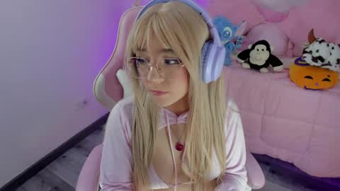 Snapshot of hannacutegod chatting on 03-30-26, 06:25 hannacutegod online show from 03-30-26, 06:25