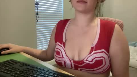 hannah773762 online show from 05-07-26, 07:30