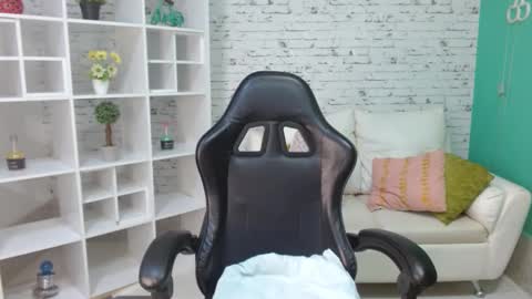 Snapshot of hannah__jackson chatting on 10-13-25, 11:21 Hannah online show from 10-13-25, 11:21