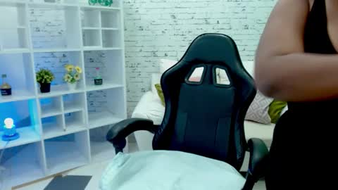 Snapshot of hannah__jackson chatting on 10-15-25, 11:43 Hannah online show from 10-15-25, 11:43