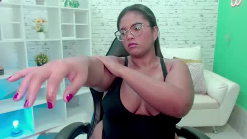 Snapshot of hannah__jackson chatting on 10-21-25, 11:55 Hannah online show from 10-21-25, 11:55