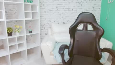 Snapshot of hannah__jackson chatting on 11-17-25, 11:16 Hannah online show from 11-17-25, 11:16