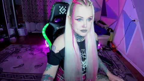 Hannah online show from 12-06-24, 03:44