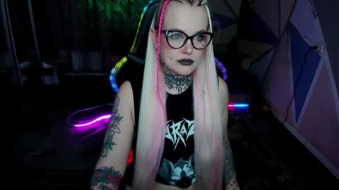 Hannah online show from 12-12-24, 02:15