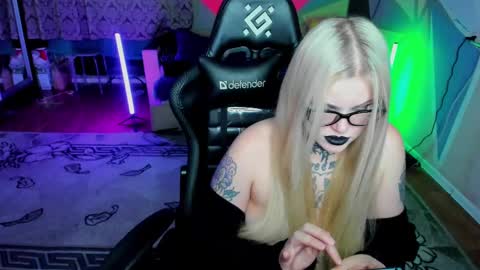 Hannah online show from 02-25-25, 03:05