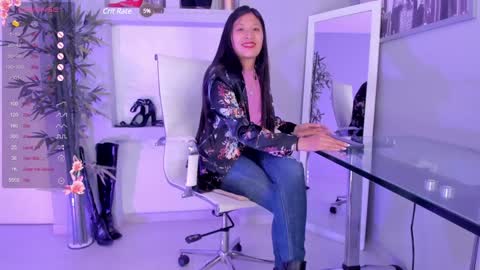 Snapshot of hannah_hcb chatting on 01-15-25, 04:11 HANNAH HOWELL online show from 01-15-25, 04:11