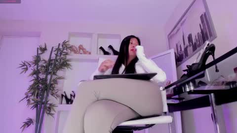 HANNAH HOWELL online show from 06-01-26, 10:28