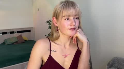 Snapshot of hannah_levis_ chatting on 04-04-26, 02:25 hannah levis online show from 04-04-26, 02:25