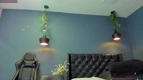 HANNAH MILLER online show from 01-08-25, 02:25