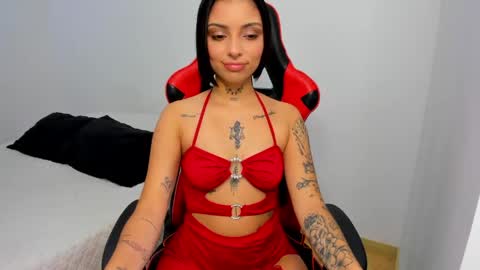 Snapshot of hannah_miltonn chatting on 04-19-26, 06:10 Hannah Milton online show from 04-19-26, 06:10