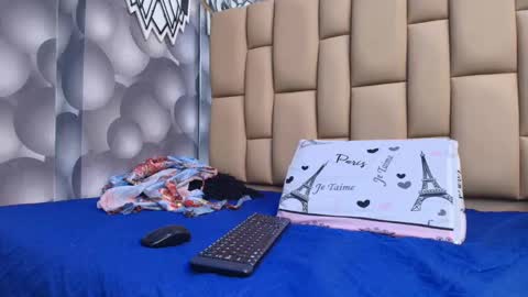 Snapshot of hannah_teehn chatting on 10-06-25, 07:22 hannah_teehn online show from 10-06-25, 07:22