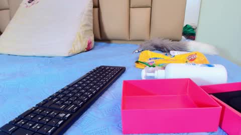 Snapshot of hannah_teehn chatting on 11-04-25, 07:02 hannah_teehn online show from 11-04-25, 07:02