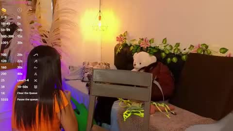 Hannah Williams online show from 09-11-25, 08:42