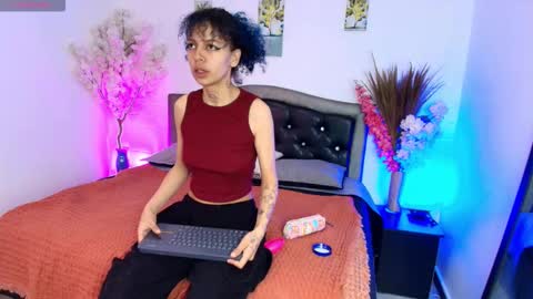 HannahBlue  online show from 02-05-26, 12:21