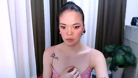 Snapshot of hannahforyou chatting on 05-19-26, 01:56 HANNAH online show from 05-19-26, 01:56