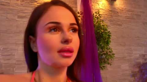 Snapshot of hannahisabellee chatting on 06-18-26, 12:31 Anna online show from 06-18-26, 12:31