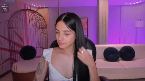 Snapshot of hannahjamesx chatting on 01-13-25, 08:37 HANNAH J online show from 01-13-25, 08:37