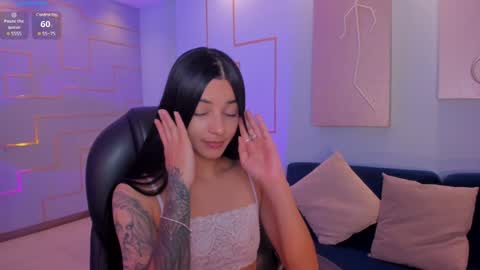 Snapshot of hannahjamesx chatting on 02-05-25, 09:50 HANNAH J online show from 02-05-25, 09:50