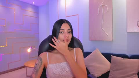 Snapshot of hannahjamesx chatting on 02-06-25, 12:54 HANNAH J online show from 02-06-25, 12:54